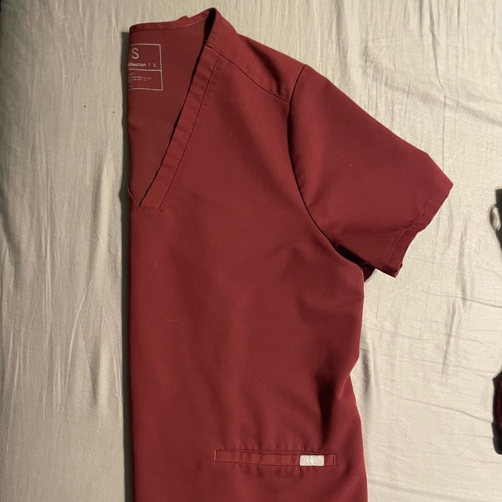 women's Burgundy Casma - Three-Pocket Scrub Top - L
